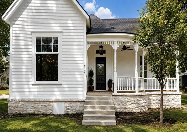 Photo 1 of Sale Pending at 407 W Highland Ave, Comanche, TX 76442 | MLS# 21375344 | Listing updated on 2026-10-05