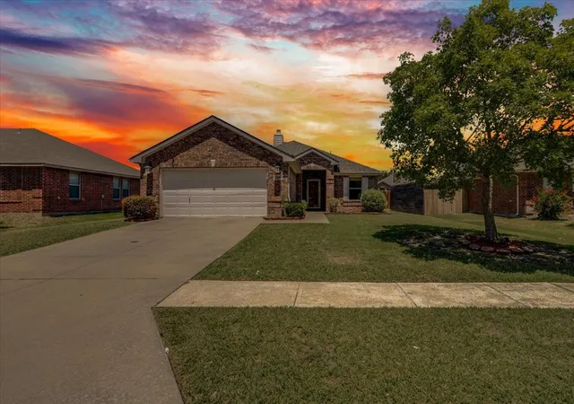 Photo 1 of Sale Pending at 308 Long Prairie Dr, Forney, TX 75126 | MLS# 21375366 | Listing updated on 2026-09-14