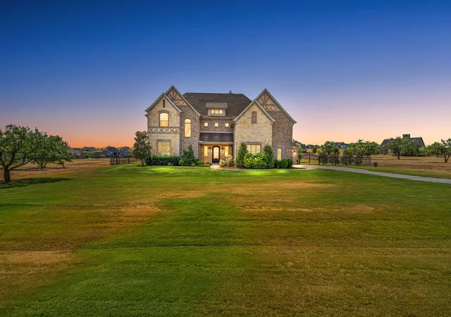 Photo 2 of Sale Pending at 312 Angelina Dr, Aledo, TX 76008 | MLS# 21373682 | Listing updated on 2026-09-14