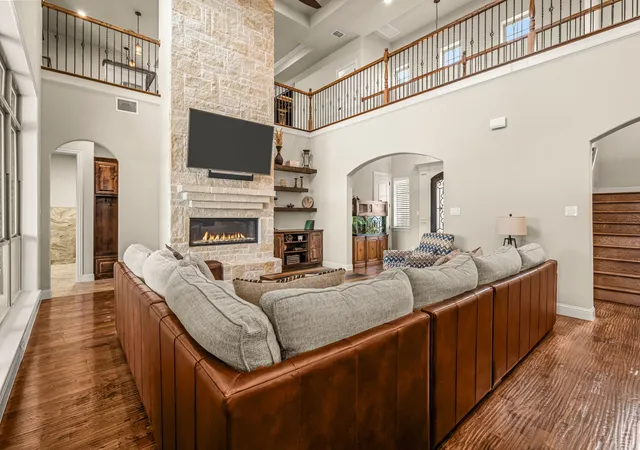 Photo 4 of Sale Pending at 312 Angelina Dr, Aledo, TX 76008 | MLS# 21373682 | Listing updated on 2026-09-14