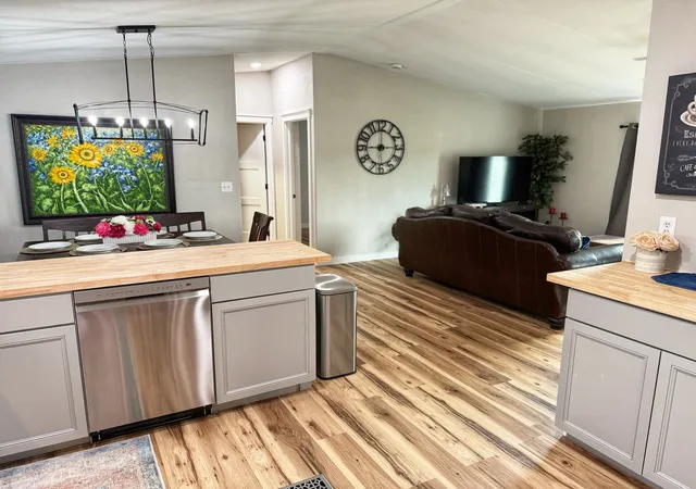 Photo 3 of Manufactured home for sale at 7474 Fm 2071, Gainesville, TX 76240 | MLS# 21375548 | Listing updated on 2026-10-03
