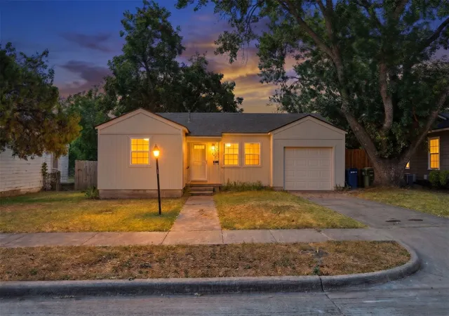 Photo 2 of Single family home for sale at 852 Lilac Dr, Garland, TX 75040 | MLS# 21363552 | Listing updated on 2026-10-07
