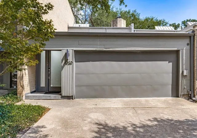 Photo 3 of Townhouse for sale at 4020 Buena Vista, Dallas, TX 75204 | MLS# 21375593 | Listing updated on 2026-09-14