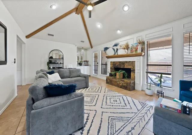 Photo 4 of Single family home for sale at 410 W Oak St, Wylie, TX 75098 | MLS# 21374518 | Listing updated on 2026-09-12