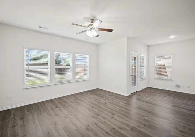 Photo 4 of Single family home for sale at 6036 Tudor Pl, Aubrey, TX 76227 | MLS# 21375693 | Listing updated on 2026-10-06