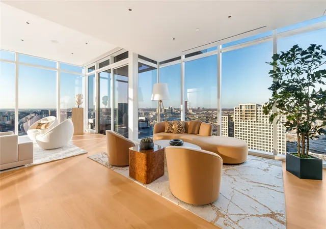 Photo 2 of Condo for sale at 1747 Leonard St #2301, Dallas, TX 75201 | MLS# 21374963 | Listing updated on 2026-09-12