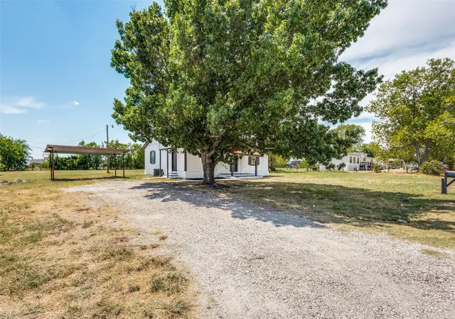 Photo 2 of Sale Pending at 1540 Park St, Van Alstyne, TX 75495 | MLS# 21375671 | Listing updated on 2026-09-09