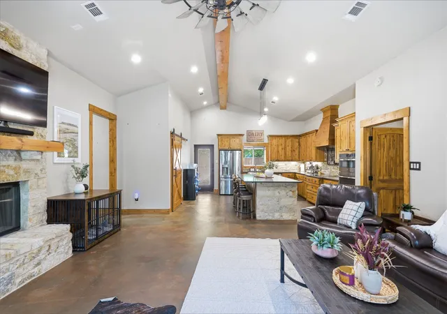 Photo 4 of Sale Pending at 1404 Grove Dr, Quinlan, TX 75474 | MLS# 21375697 | Listing updated on 2026-09-14