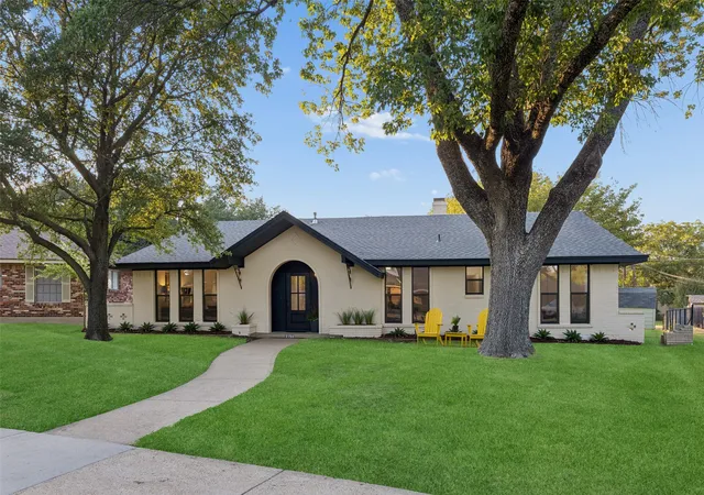 Photo 1 of Single family home for sale at 2133 Oak Valley Ln, Dallas, TX 75232 | MLS# 21375611 | Listing updated on 2026-10-03