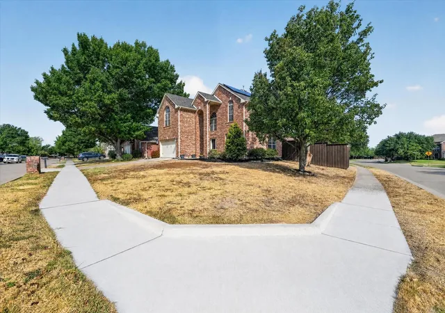 Photo 2 of Single family home for sale at 9300 Bedford Ln, Mc Kinney, TX 75071 | MLS# 21374108 | Listing updated on 2026-09-12