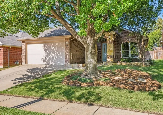 Photo 1 of Sale Pending at 15533 Adlong Dr, Roanoke, TX 76262 | MLS# 21375769 | Listing updated on 2026-09-14