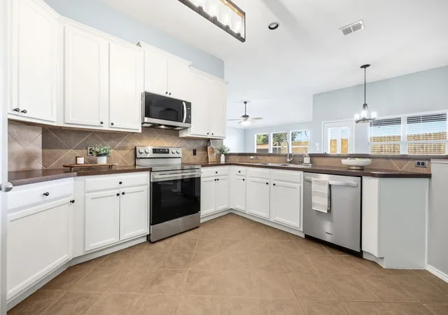 Photo 3 of Sale Pending at 15533 Adlong Dr, Roanoke, TX 76262 | MLS# 21375769 | Listing updated on 2026-09-14