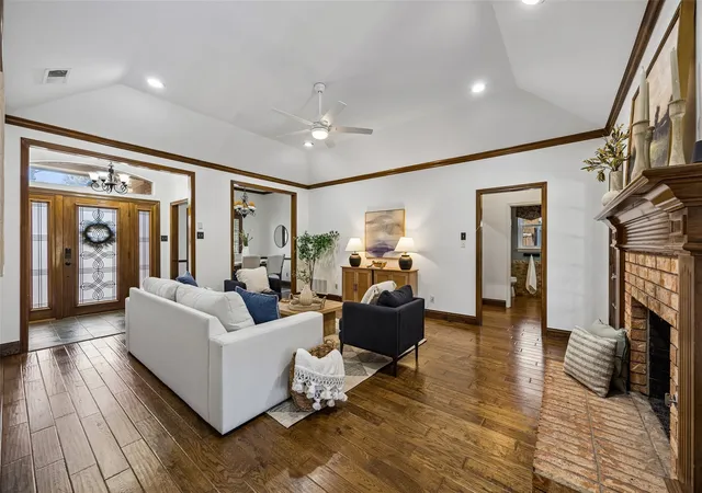 Photo 4 of Sale Pending at 5905 Indian Hills Dr, Garland, TX 75044 | MLS# 21373510 | Listing updated on 2026-10-07