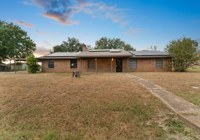 Photo 1 of Sale Pending at 623 E Kempner St, Mabank, TX 75147 | MLS# 21372492 | Listing updated on 2026-09-10