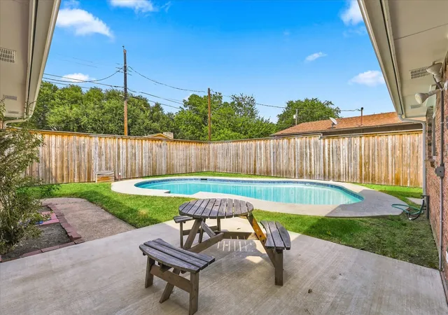 Photo 3 of Single family home for sale at 1405 Wind Cave Cir, Plano, TX 75023 | MLS# 21375870 | Listing updated on 2026-09-14