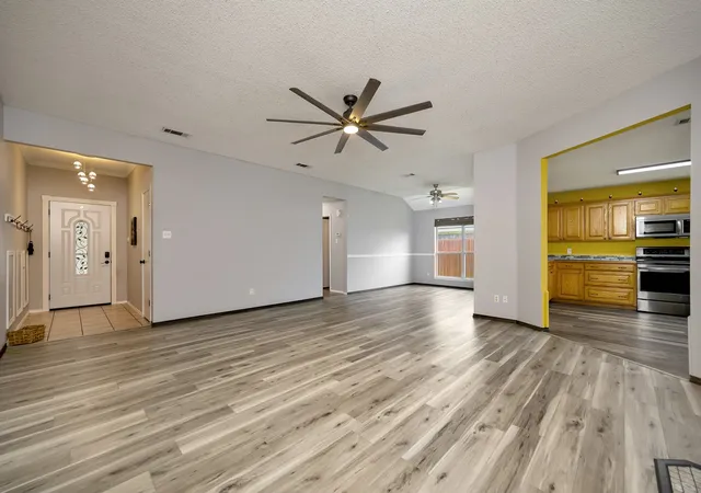 Photo 4 of Single family home for sale at 509 Birch St, Crowley, TX 76036 | MLS# 21375835 | Listing updated on 2026-09-12