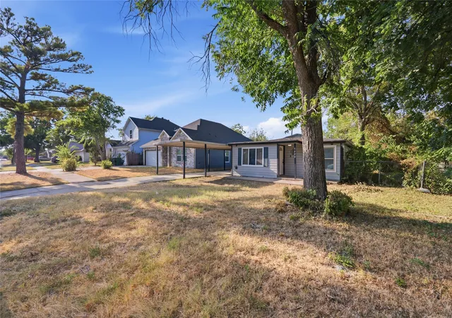 Photo 2 of Single family home for sale at 5828 Humbert Ave, Fort Worth, TX 76107 | MLS# 21360982 | Listing updated on 2026-09-15