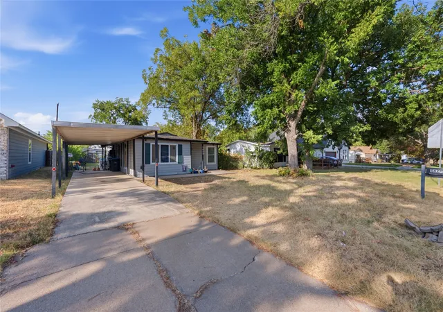 Photo 3 of Single family home for sale at 5828 Humbert Ave, Fort Worth, TX 76107 | MLS# 21360982 | Listing updated on 2026-09-15