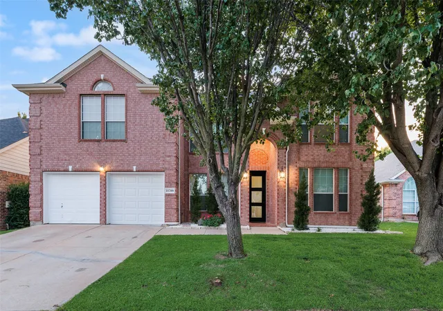 Photo 2 of Single family home for sale at 11709 Pheasant Crk Dr, Fort Worth, TX 76244 | MLS# 21375904 | Listing updated on 2026-09-08