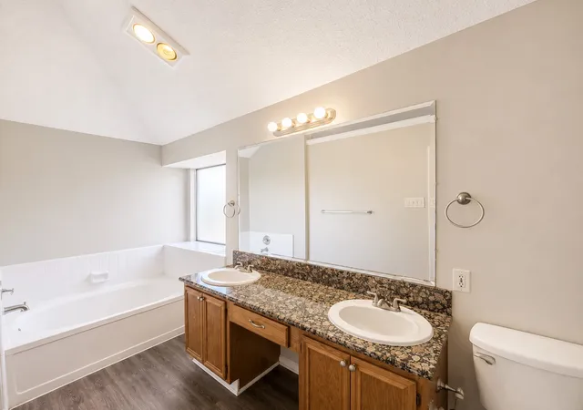 Photo 3 of Sale Pending at 941 Remington Trl, Mesquite, TX 75181 | MLS# 21375418 | Listing updated on 2026-09-08