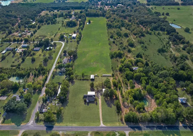 Photo 4 of Sale Pending at 17450 Fm 2613, Kemp, TX 75143 | MLS# 21364622 | Listing updated on 2026-10-07