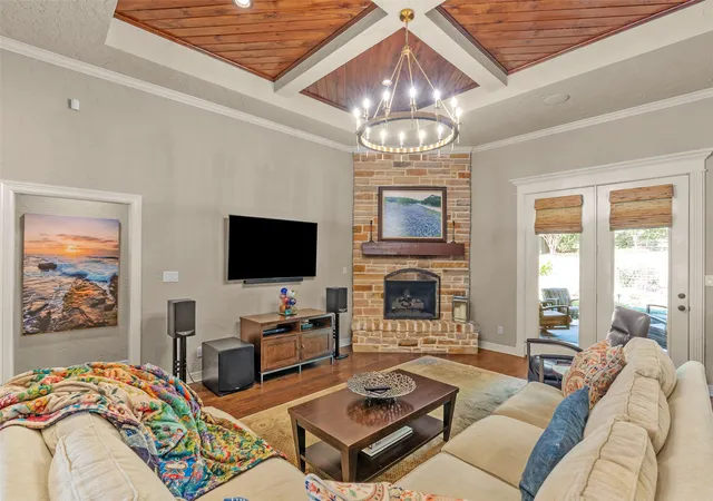 Photo 3 of Sale Pending at 160 Timber Fls Dr, Longview, TX 75605 | MLS# 21375969 | Listing updated on 2026-09-11