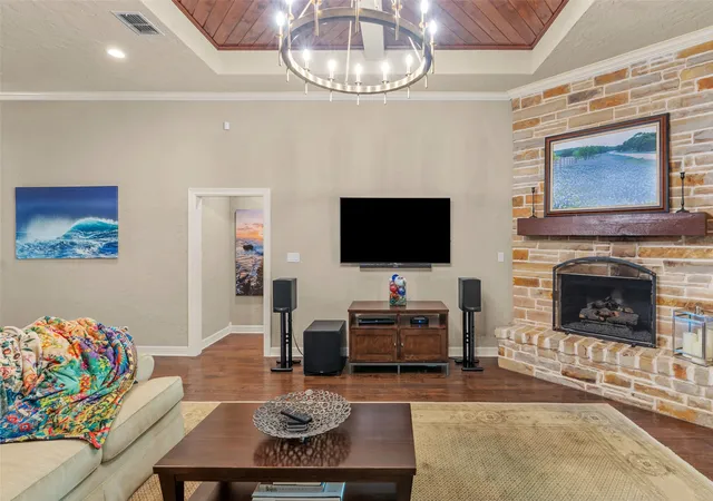 Photo 4 of Sale Pending at 160 Timber Fls Dr, Longview, TX 75605 | MLS# 21375969 | Listing updated on 2026-09-11