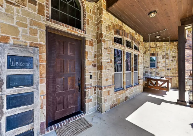 Photo 3 of Single family home for sale at 4082 Water Park Cir, Mansfield, TX 76063 | MLS# 21375520 | Listing updated on 2026-10-04