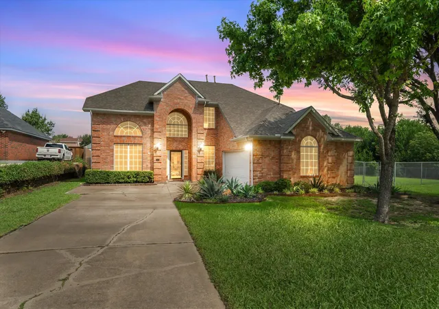 Photo 3 of Single family home for sale at 2113 Blackfoot Trl, Mesquite, TX 75149 | MLS# 21375351 | Listing updated on 2026-09-13