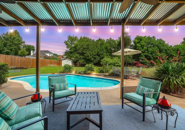 Photo 4 of Single family home for sale at 2113 Blackfoot Trl, Mesquite, TX 75149 | MLS# 21375351 | Listing updated on 2026-09-13
