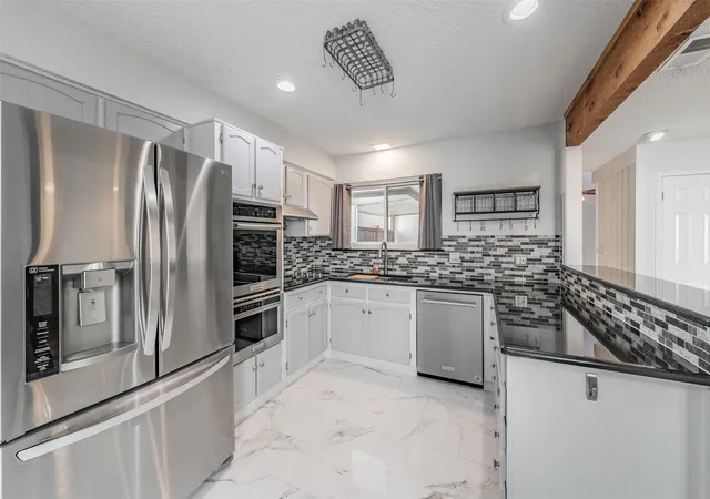 Photo 1 of Sale Pending at 5520 Willow Cir, Fort Worth, TX 76112 | MLS# 21374860 | Listing updated on 2026-10-01
