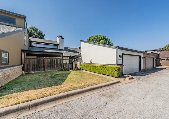 Photo 3 of Sale Pending at 5520 Willow Cir, Fort Worth, TX 76112 | MLS# 21374860 | Listing updated on 2026-10-01