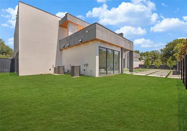 Photo 3 of Mansion for sale at 4625 Walnut Hl Ln, Dallas, TX 75229 | MLS# 21375346 | Listing updated on 2026-09-08