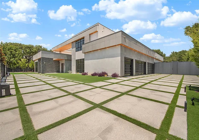 Photo 3 of Single family home for sale at 4625 Walnut Hl Ln, Dallas, TX 75229 | MLS# 21375346 | Listing updated on 2026-09-08