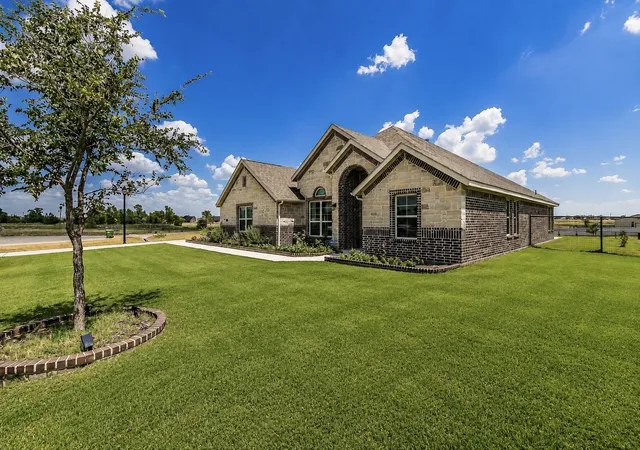 Photo 3 of Single family home for sale at 198 Spanish Moss Trl, Rhome, TX 76078 | MLS# 21375663 | Listing updated on 2026-09-27