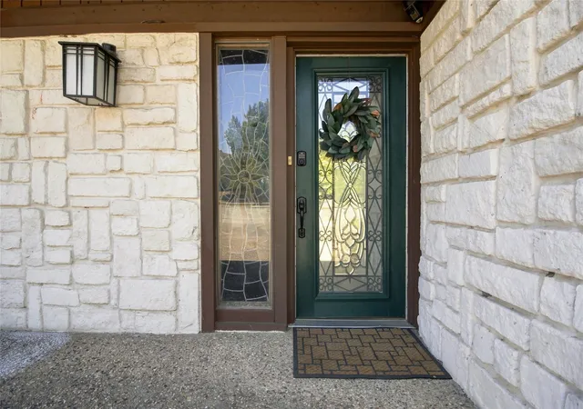 Photo 3 of Sale Pending at 1417 Sun Valley Dr, Garland, TX 75043 | MLS# 21374795 | Listing updated on 2026-09-21