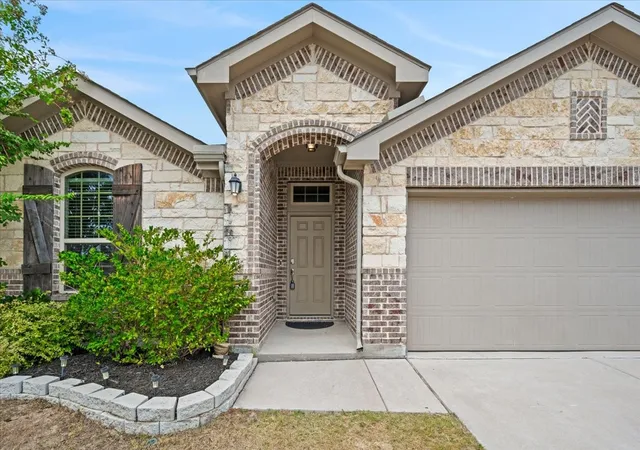 Photo 3 of Single family home for sale at 14437 Leadrope Cir, Haslet, TX 76052 | MLS# 21369980 | Listing updated on 2026-09-28