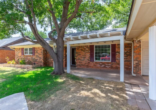 Photo 3 of Single family home for sale at 2234 Brentwood Dr, Abilene, TX 79605 | MLS# 21373633 | Listing updated on 2026-10-04