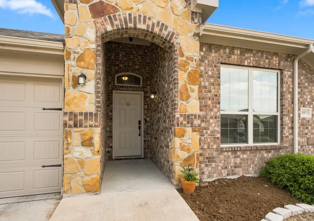 Photo 3 of Single family home for sale at 10853 Live Oak Crk Dr, Fort Worth, TX 76108 | MLS# 21368921 | Listing updated on 2026-10-01