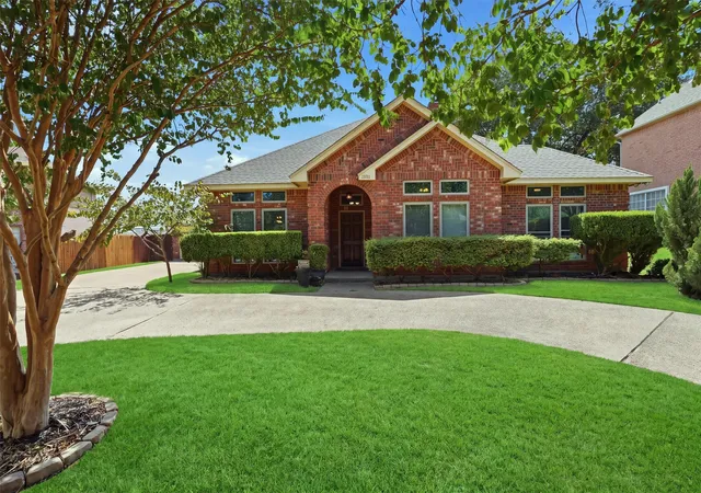 Photo 1 of Single family home for sale at 7501 Meadowside Rd, Fort Worth, TX 76132 | MLS# 21376057 | Listing updated on 2026-09-28