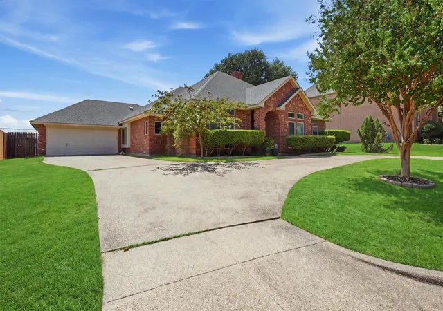 Photo 2 of Single family home for sale at 7501 Meadowside Rd, Fort Worth, TX 76132 | MLS# 21376057 | Listing updated on 2026-09-28