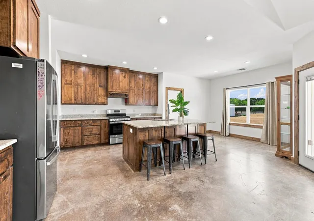 Photo 4 of Single family home for sale at 1350 County Rd 4040, Ector, TX 75439 | MLS# 21372190 | Listing updated on 2026-10-21