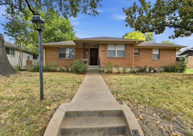 Photo 2 of Single family home for sale at 1545 W Pentagon Pkwy, Dallas, TX 75224 | MLS# 21374286 | Listing updated on 2026-09-12