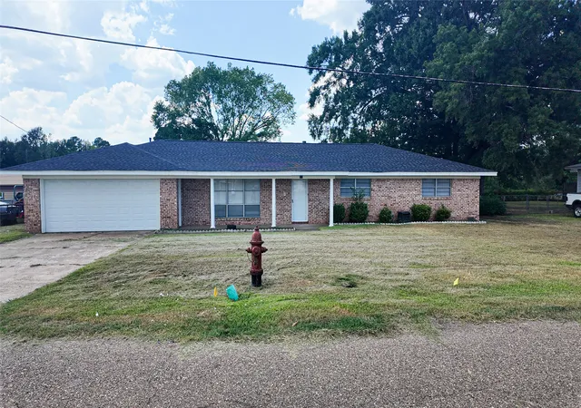 Photo 1 of Single family home for sale at 103 W 1st Street, Hooks, TX 75561 | MLS# 21375425 | Listing updated on 2026-09-11