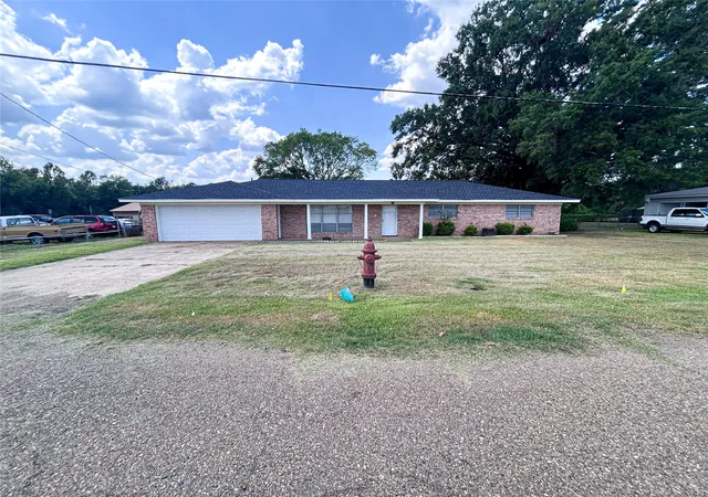 Photo 3 of Single family home for sale at 103 W 1st Street, Hooks, TX 75561 | MLS# 21375425 | Listing updated on 2026-09-11