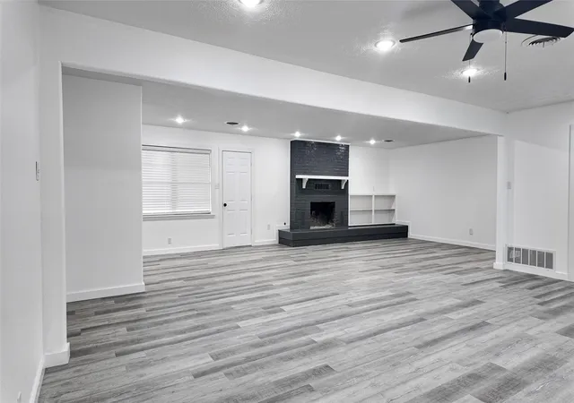 Photo 4 of Single family home for sale at 103 W 1st Street, Hooks, TX 75561 | MLS# 21375425 | Listing updated on 2026-09-11