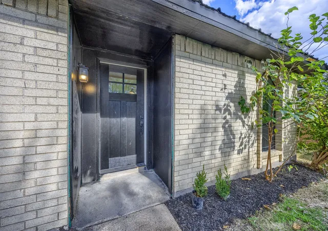 Photo 3 of Single family home for sale at 2304 Yorktown Dr, Plano, TX 75074 | MLS# 21373162 | Listing updated on 2026-09-11