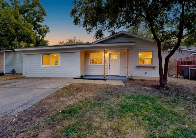 Photo 2 of Single family home for sale at 4841 Eastover Ave, Fort Worth, TX 76119 | MLS# 21370648 | Listing updated on 2026-10-07