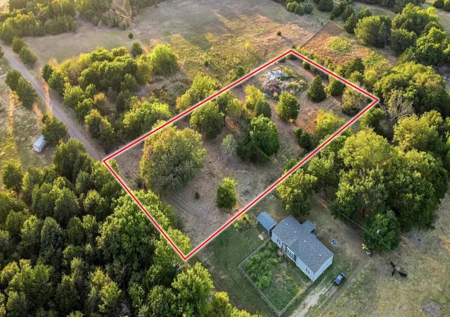 Photo 2 of Land for sale at 117 W Pecan St, Ravenna, TX 75476 | MLS# 21375605 | Listing updated on 2026-09-09
