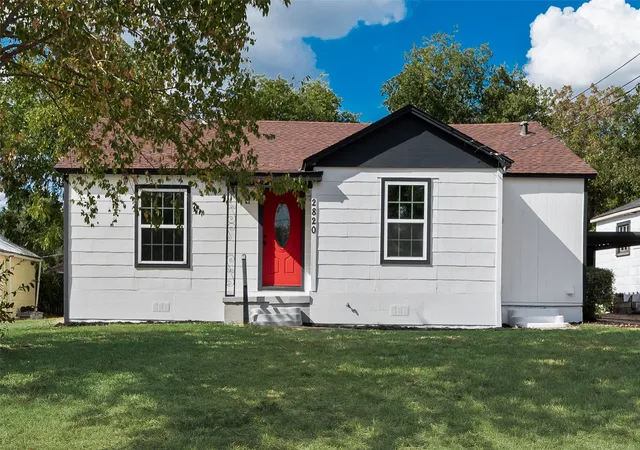 Photo 3 of Single family home for sale at 2820 Vinnie St, Greenville, TX 75401 | MLS# 21376236 | Listing updated on 2026-09-10